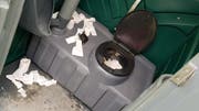 Kein appetitlicher Anblick: So präsentierte sich das mobile WC beim Seegarten in Goldach. (Bild: Rudolf Hirtl)