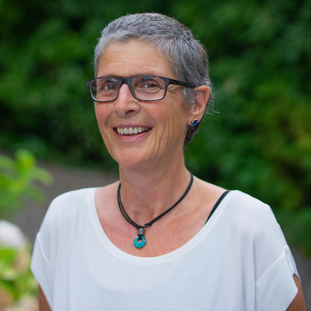 Doris Elmer, Nuolen, Umweltbeauftragte, 1962. Motivation: «Umweltschutz ist Menschenschutz. Wir müssen Klimaschutz, Biodiversität und Suffizienz, die von der Politik seit Jahrzehnten verschlampt werden, endlich konkret anpacken.»