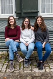 Nahmen am Austauschprojekt der Kanti Trogen teil: Rebecca Dörig (17) aus Herisau, Lea Sager (17) aus Bühler und Manuela Reifler (17) aus Hundwil. (Bild: Claudio Weder)