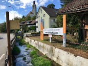 Der Dorfbach entlang der Oberdorfstrasse, wie er sich heute präsentiert. (Bild: Andrea Häusler)