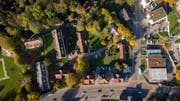 Das Areal an der Ecke Zürcher Strasse (unten im Bild) und Rechenstrasse, auf dem die Stadt ein neues Busdepot, einen Werkhof für die Stadtwerke und Büros für die Administration der Technischen Betriebe erstellen will. (Bild: Benjamin Manser - 26. Oktober 2018)