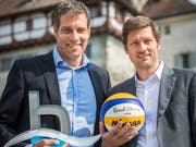 Die beiden Beachvolleyball-Profis Sascha Heyer und Patrick Heuscher engagieren sich ebenfalls für die Frauenfelder Sandsporthalle. (Bild: Reto Martin)