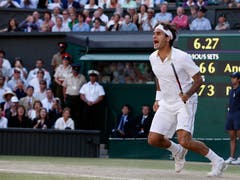 Wimbledon 2009: Federer s. Roddick 5:7, 7:6 (8:6), 7:6 (7:5), 3:6, 16:14Roger Federer erlebt den Sommer seines Lebens. Im April heiratet er seine Freundin Mirka Vavrinec, im Juni gewinnt er die French Open und komplettiert damit seinen Karriere-Grand-Slam. Im Juli überholt er in Wimbledon mit seinem 15. Major-Titel den bisherigen Rekordhalter Pete Sampras. Zwei Wochen später wird Federer Vater der Zwillingsmädchen Charlene und Myla. Er gewinnt auch den dritten Wimbledon-Final gegen Andy Roddick. Mit 4:17 Stunden ist es der längste zwischen den beiden. Nur einmal nimmt Feder Roddick den Aufschlag ab – zum 16:14 im fünften Satz.