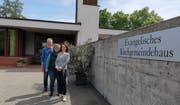 Sie stehen für die Sanierung des evangelischen Kirchgemeindehauses in Kreuzlingen ein: Präsident Thomas Leuch, Kirchenpflegerin Marianne Pfändler und Vizepräsidentin Pascale Wallroth. (Bild: Nicole D'Orazio)