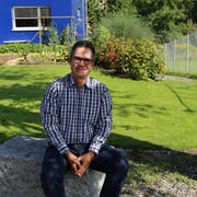 Michael Fitzi verbringt seine Freizeit gerne in seinem Garten. (Bild: Ines Biedenkapp)