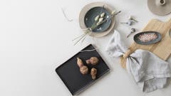 Das dänische Label Søstrene Grene ist für seine reduzierten Formen bekannt. Auch hier: nichts Plastik, alles Natur. Bild: zvg