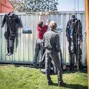 Auf dem Hafenareal gab es auch Einblicke in die Arbeit der Taucher. (Bild: Andrea Stalder)