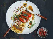 In zahlreichen Zentralschweizer Restaurants gibts auch vorzüglich Gegrilltes. (Bild: Getty)