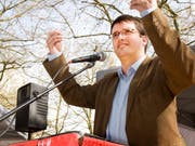 Damals frisch gebackener SP-Präsident: Christian Levrat am 1. Mai 2008 bei seiner Ansprache. (Bild: AZ)