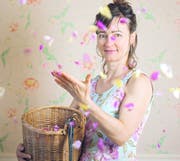 Lilo Meier tüftelt immer wieder neue Produkte mit Rosen aus, wie das Rosenmark. (Bild: Bloom's)