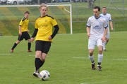 Kirchberg, am Ball Ramon Kuhn, ist in der Spur und feierte gegen Niederstetten einen ungefährdeten Sieg. (Bild: Beat Lanzendorfer)