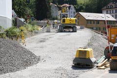 ...wo die Gleise der Anschluss der Appenzeller Bahn an die Ruckhalde und den neuen Tunnel neu erstellt werden muss. Die Rampe zum Nordportal des Tunnels hat bereits Gestalt angenommen. (Bilder: Reto Voneschen)
