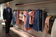 Lukas Weber in der neuen Mode-Weber-Boutique an der Multergasse. (Bild: Aliena Trefny - 25. Februar 2019)