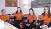 Zeigten sich begeistert ob der Singwoche des Jugendchors der Stadtkirche Winterthur in Wildhaus: Jon, Zoë, Loviisa und Naomi (von links). (Bild: Peter Küpfer)