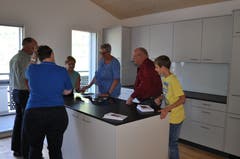 Das Gebäude stand zur Besichtigung offen. Die Bevölkerung nutzte die Gelegenheit, auch einen Augenschein in die beiden Wohnungen zu werfen.