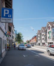 Die Parkplätze im Zentrum bleiben in der ersten halben Stunde gratis. (Bild: Lisa Jenny (9. August 2019))