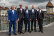 Die aktuelle Luzerner Regierung besteht aus zwei Ökonomen und drei Unternehmern. Paul Winiker (links) ist Ökonom, Reto Wyss, Guido Graf und Fabian Peter leiteten vor ihrer Wahl in die Exekutive Firmen, Marcel Schwerzmann (ganz rechts) studierte wie Winiker Ökonomie. (Bild: Dominik Wunderli, Luzern, 19. Mai 2019)