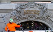 Morgen blickt die Finanzwelt nach Zürich, wo sich der Sitz der Schweizerischen Nationalbank befindet: Deren geldpolitischer Entscheid ist von grosser Tragweite für die Finanzmärkte. (Bild: Arnd Wiegmann/Reuters, 5. September 2018)