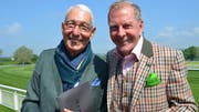Turf-Club Präsident Heinz Belz mit Ehrengast Kurz Aeschbacher. (Bild: Margrith Pfister-Kübler)