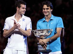 Australian Open 2010: Federer s. Murray 6:3, 6:4, 7:6 (13:11)Federer erreicht seinen achten Grand-Slam-Final in Serie. In Australien lässt er dem sechs Jahre jüngeren Andy Murray nicht den Hauch einer Chance und siegt klar. Bei der Siegerehrung bricht Murray in Tränen aus, sagt später: «Ich kann weinen wie Roger, aber ich kann leider nicht so gut spielen wie er.» Auf dem Weg zum vierten Melbourne-Titel gibt Roger Federer, der im Sommer zuvor erstmals Vater geworden ist, nur zwei Sätze ab.