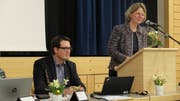 Finanzchef Daniel Bühr und Präsidentin Gaby Herzog stellen Rechnung und Budget der Primarschule Homburg vor. Bühr übernimmt auf 1. Juni das Präsidium. (Bild: Stefan Hilzinger)