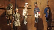 Zahlreiche Gegenstände aus dem Alltag vor rund 100 Jahren – wie etwa diese Spielfiguren – sind im Tätschdachhuus ausgestellt.