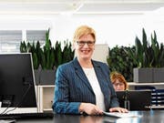 Claudia Frei berät neben Stellensuchenden auch die Firmen, die ihre offenen Stellen beim RAV Wattwil melden müssen, aber auch diejenigen, welche freiwillig Mitarbeiter über das RAV suchen. (Bild: Urs M. Hemm)