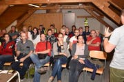 Rund 30 Leute fanden sich in Alt St. Johann zu einer Informationsveranstaltung ein. Das Pilotprojekt, das ihnen vorgestellt wurde, sucht First Responder im Toggenburg. (Bilder: Heini Schwendener)