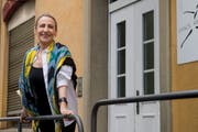 Genia Snihurowycz vor dem Dance Art Studio an der Neustadtstrasse 24a. (Bild: Boris Bürgisser (Luzern, 12. Juni 2018))