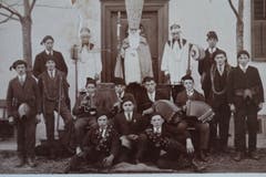 St. Nikolausgruppe ca. 1930. (Bild: Archiv Jost Troxler/ Gemeinde Mauensee)