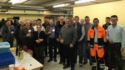 Angeregter Gedankenaustausch nach der Übung anlässlich eines Apéros im Kommandoposten Tägerwilen. (Bild: PD)