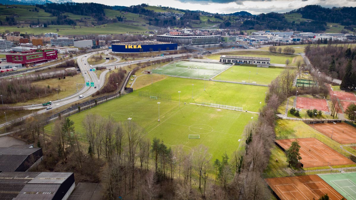 Ein Rasen wie im Stadion: Der FC St.Gallen trainiert künftig im Gründenmoos auf einem Platz mit ...