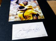 Das Original eines Pelé-Schriftzuges - mit seinem bürgerlichen Vornamen Edson. )