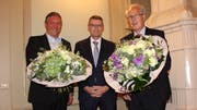 Der neue Verwaltungsrat Roland Wyss, Bürgerpräsident Titus Moser und der abtretende Verwaltungsrat Andreas Helbling. (Bild: Manuela Olgiati)