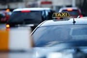 Mehrfach hielt der beschuldigte Taxifahrer mutmasslich die Ruhezeiten nicht ein. Mit einem Trick versuchte er, um eine Busse herum zu kommen. (Symbolbild: Stefan Kaiser)