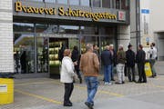 Eine Attraktion seit es eröffnet wurde: Auch das Bierflaschen-Museum zog am Samstag neugierige Besucherinnen und Besucher an. (Bilder: Reto Voneschen - 27. April 2019)