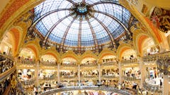 Blick ins Innere des luxuriösen Pariser Warenhauses Galeries Lafayette. (Bild: Shutterstock, 2014)