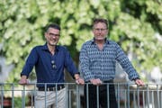 Herbert Imbach (parteilos, links) und Martin Waldis (SVP) kämpfen weiter um das Gemeindepräsidium. (Bild: Dominik Wunderli, Vitznau, 10. Juni 2018)