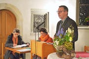 Präsident Jürg Hausammann führt durch die Versammlung. Aktuarin Elisabeth Brunner und Pflegerin Dajana German hören zu. (Bild: Mario Testa)