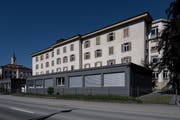 Das Psychiatriegebäude wird ab 2022 während zweier Jahre saniert. (Bild: Pius Amrein, Sarnen, 23. Juni 2016)