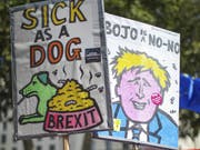 Anti-Brexit-Briten protestieren vor Premier Johnsons Amtssitz in London. (Bild: V. Xhymshiti/Key, 31.8.2019)