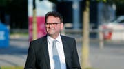 Beat Villiger bei seiner Ankunft im Wahlzentrum in Zug. (Bild: Stefan Kaiser (Zug, 7. Oktober 2018))
