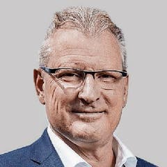 Der amtierende SVP-Finanzdirektor Heinz Tännler will in den Ständerat wechseln. Der Zuger könnte seinen Vorgänger als Finanzdirektor, Peter Hegglin, unter Druck setzen.