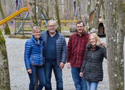Ruth und Heinz Ramsperger übergeben die Waldschenke an Sohn Lars Ramsperger und Freundin Manuele Ruchet. (Bild: Donato Caspari)
