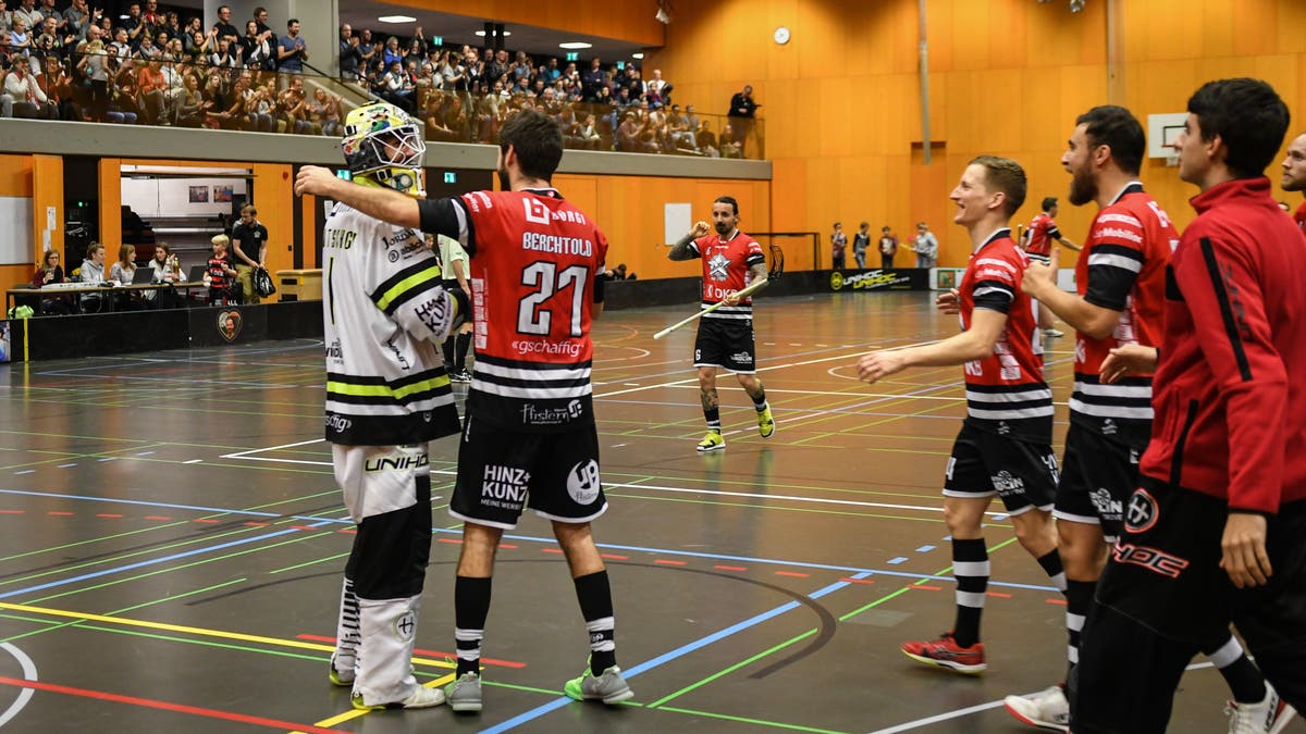 Wir übertragen das dritte Playoff-Halbfinal von Ad Astra ...