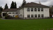Die Mehrzweckhalle soll als Teil des umfangreichen Neubauprojektes «Allzweck Wiel» ersetzt werden. (Bilder: Andreas Taverner)