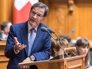 Die FDP des Kantons Zug muss den Rücktritt ihres Nationalrats Bruno Pezzatti – hier während der letztjährigen Herbstsession – verkraften. (Bild: Alessandro della Valle/Keystone, Bern, 10. September 2018)