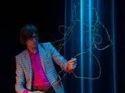 Christof Wolfisberg verwickelt die Kleintheater-Bühne in Metastrukturen. (Bild: Beat Allgaier Anderhub)