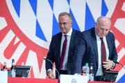 Düstere Stimmung bei den Bayern: Karl-Heinz Rummenigge (links) und Uli Hoeness. (Bild: Matthias Balk/Keystone (München, 30. November 2018))
