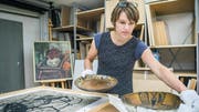 Kuratorin Stefani Hoch bereit die Helene-Dahm-Ausstellung in der Kartause Ittingen vor. (Bild: Andrea Stalder)